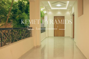Kemet Pirámides INN